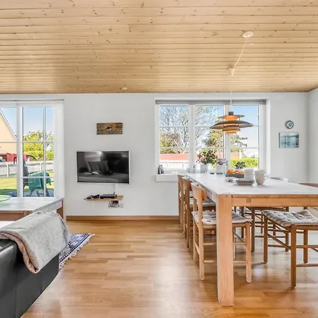 Tara - 300m From The Sea In Ne Jutland By Interhome Holiday home Laeso